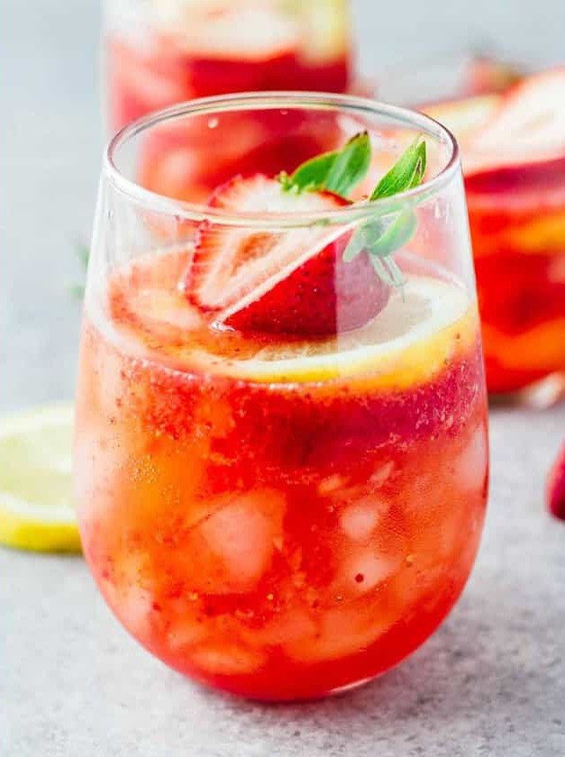 Sugar-Free Strawberry Lemonade Spritzer