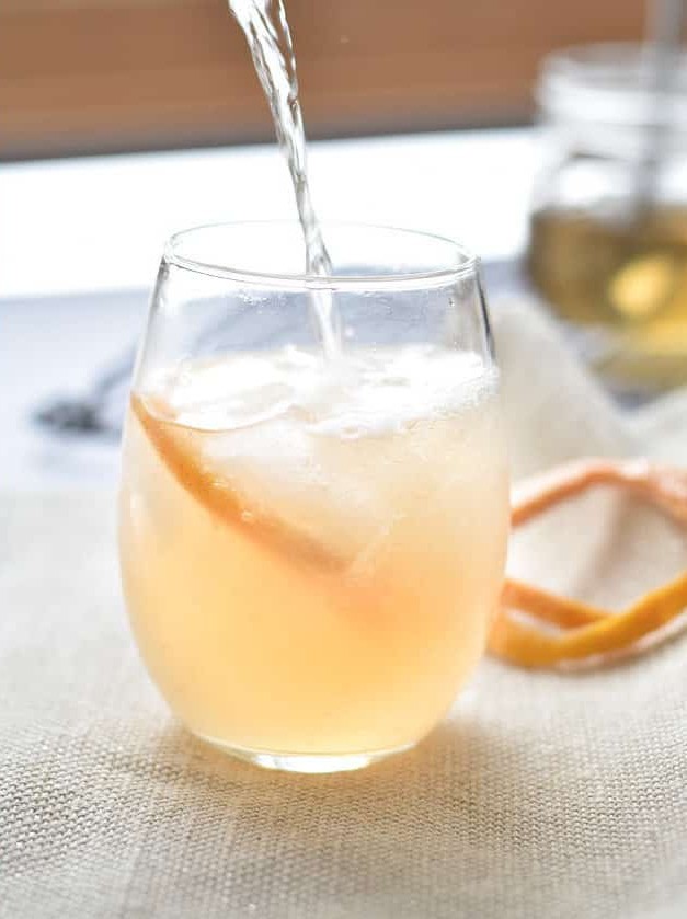 Sparkling Grapefruit & Gin Cocktail