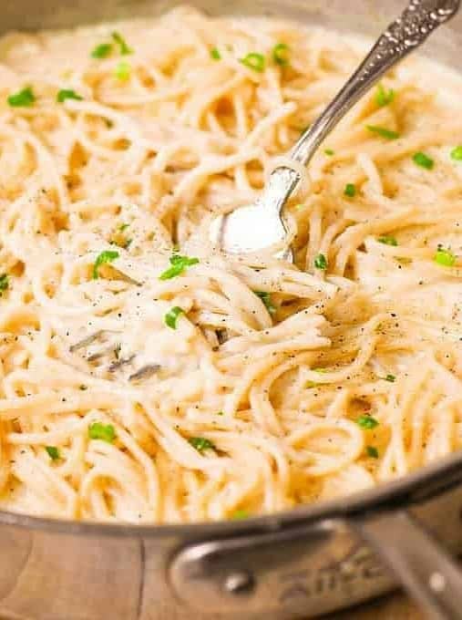 Four Cheese Garlic White Cream Pasta Sauce