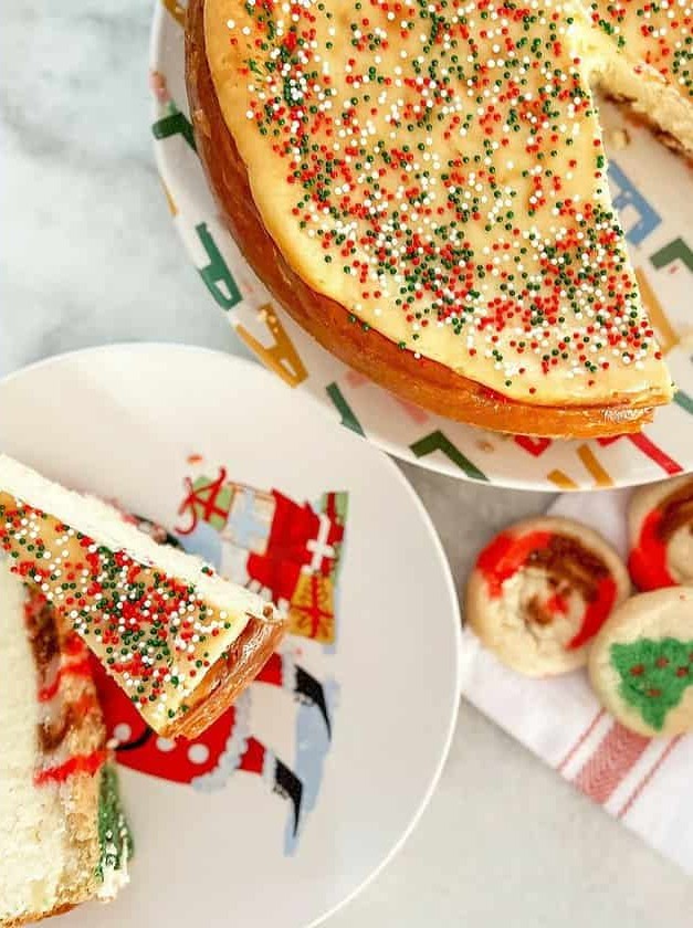 Simple Christmas Sugar Cookie Cheesecake