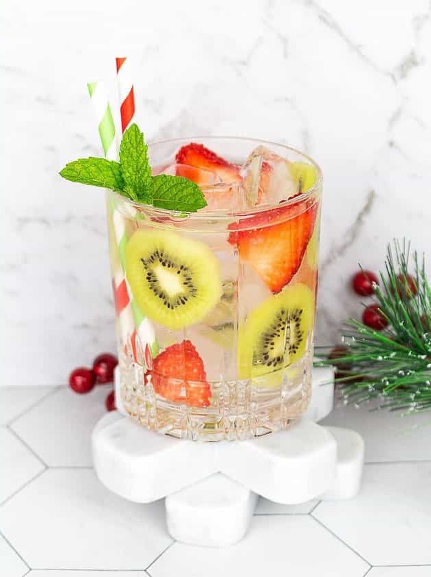 Kiwi Strawberry Spritz