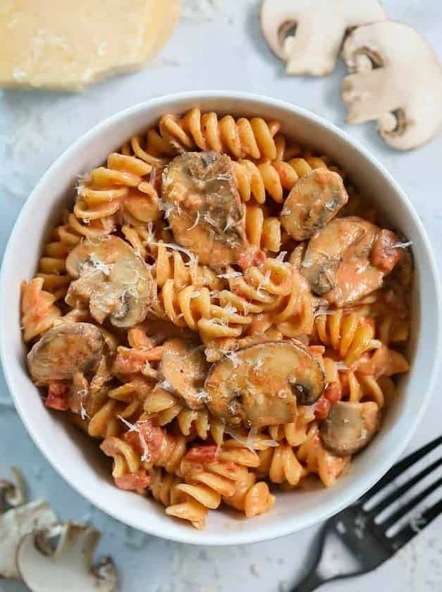 Creamy Tomato and Mushroom Rotini Pasta