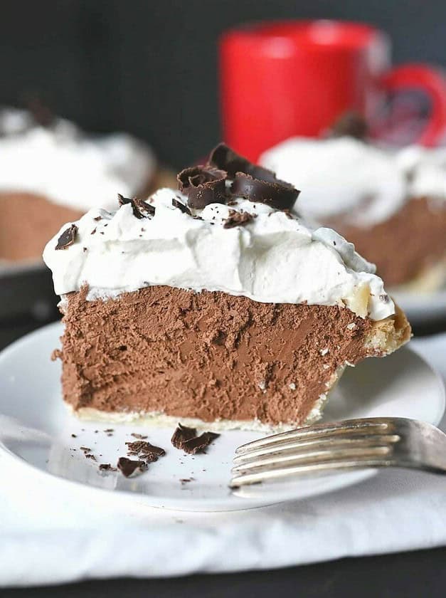 Rich and Creamy Chocolate Cream Pie