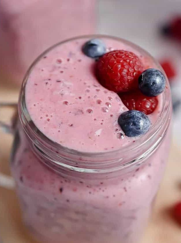 Mixed Berry Kefir Smoothie