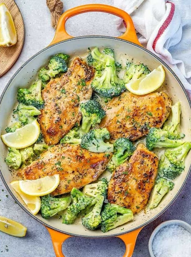 Creamy Chicken and Broccoli Skillet