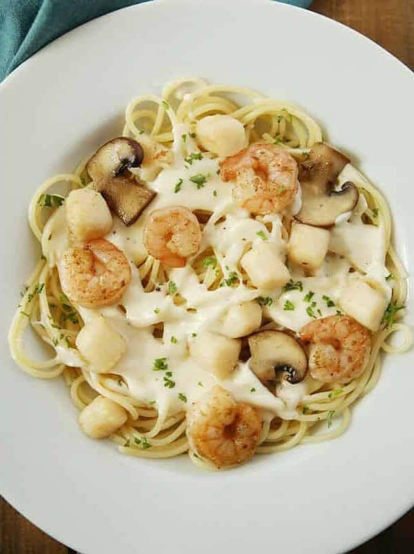 Shrimp and Scallop Pasta Alfredo