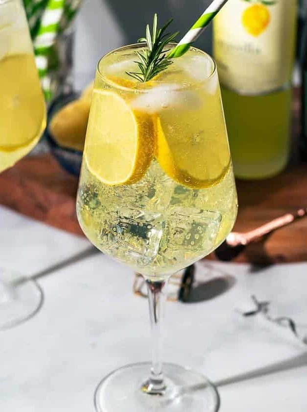 Limoncello Spritz