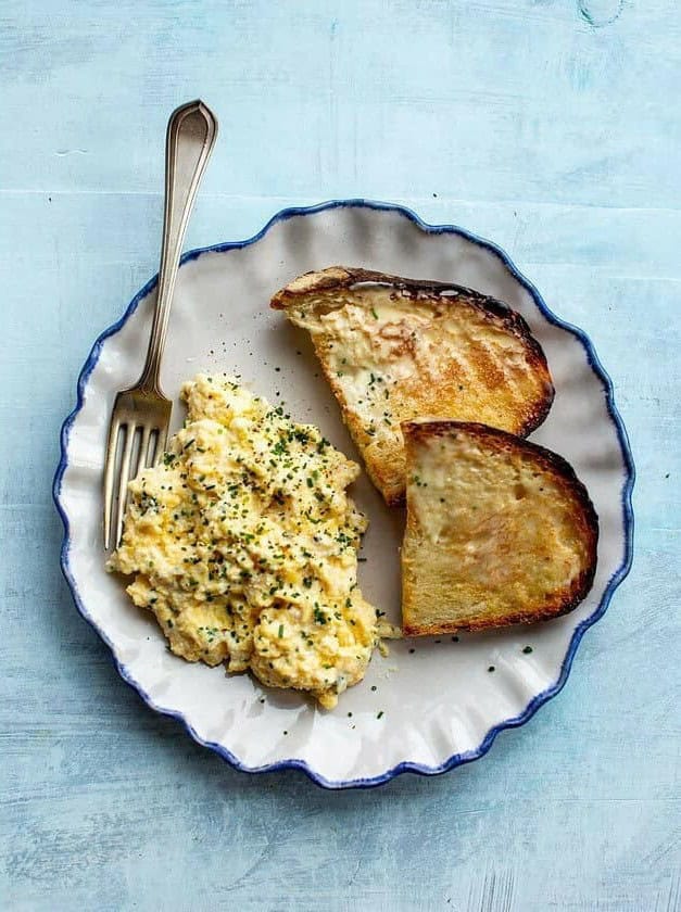 Soft Scrambled Eggs with Ricotta and Chives