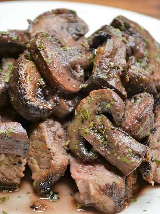 Sautéed Baby Bella Mushrooms with Red Wine Sauce