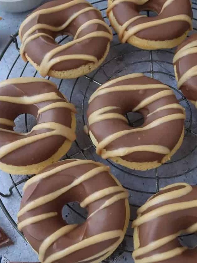 Chocolate & Peanut Butter Baked Donuts