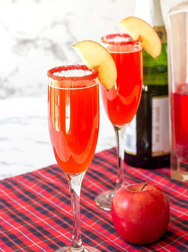 Cinnamon Apple Cider Mimosa