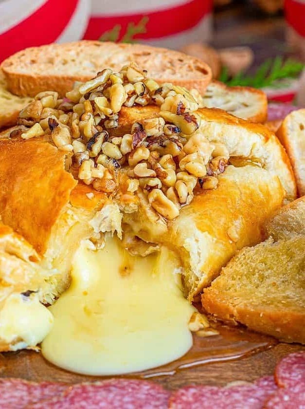 Baked Brie with Honey and Walnuts