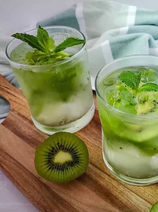 Fresh Kiwi & Mint Mojito