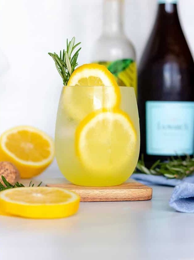 Limoncello Spritz