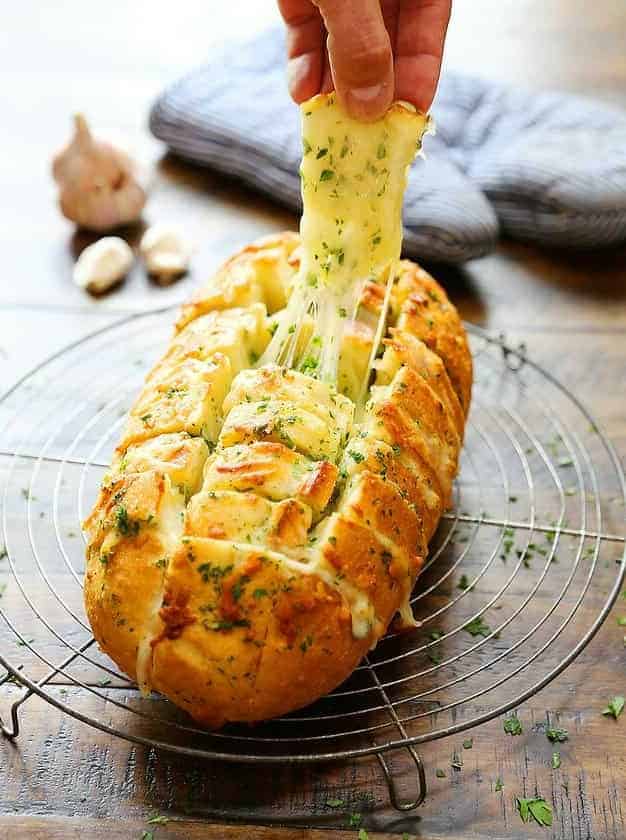 Cheesy Pull-Apart Garlic Bread