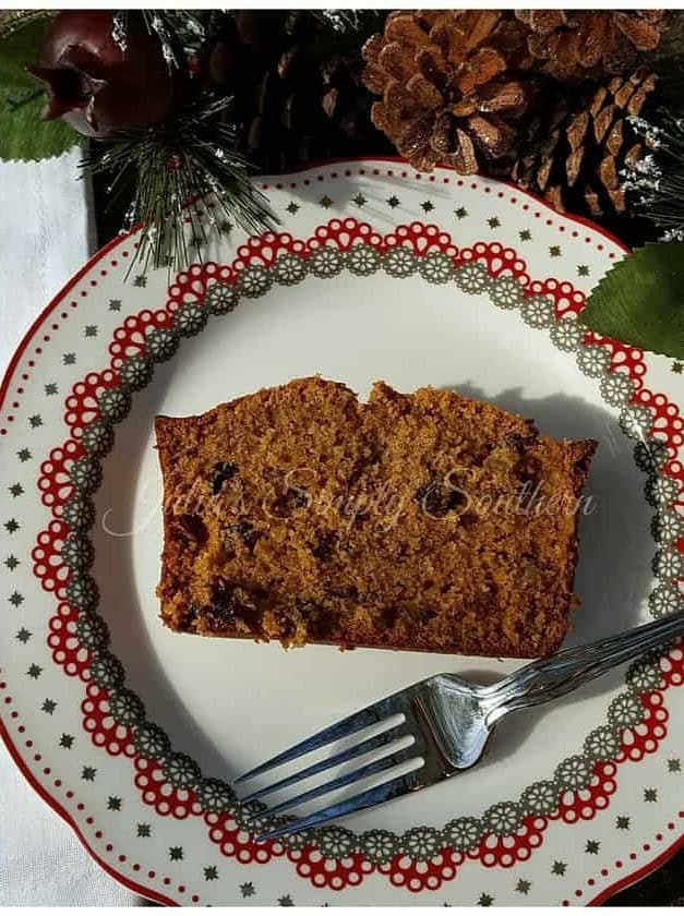 Old Fashioned Applesauce Cake