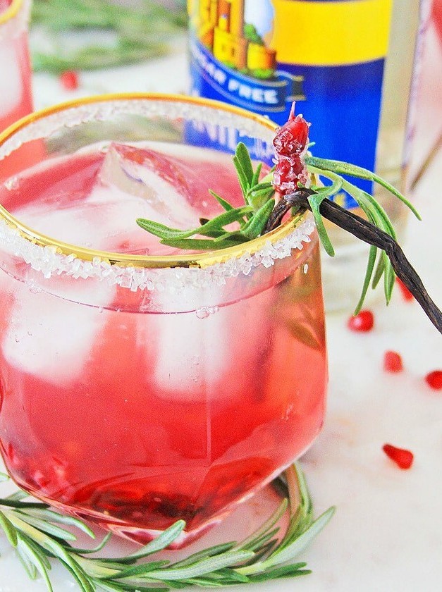 Vanilla Pomegranate Holiday Punch