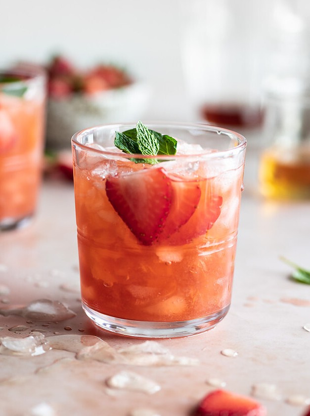 Strawberry Amaretto Smash