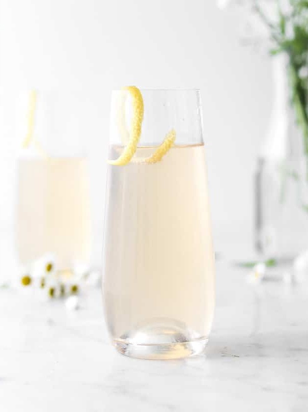 Sparkling Elderflower Gin Cocktail