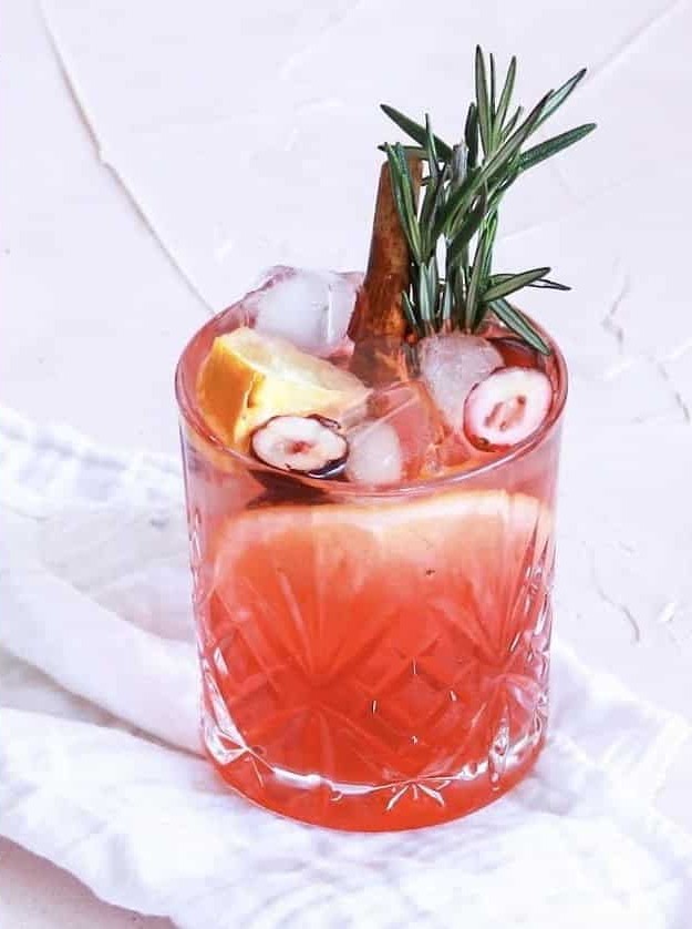 Refreshing Spiced Orange and Cranberry Spritz