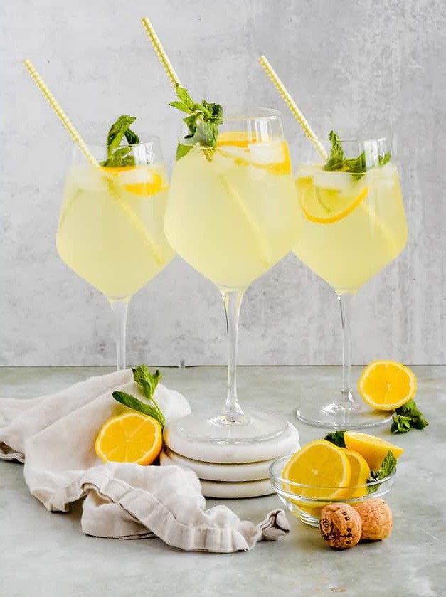 Limoncello Spritz