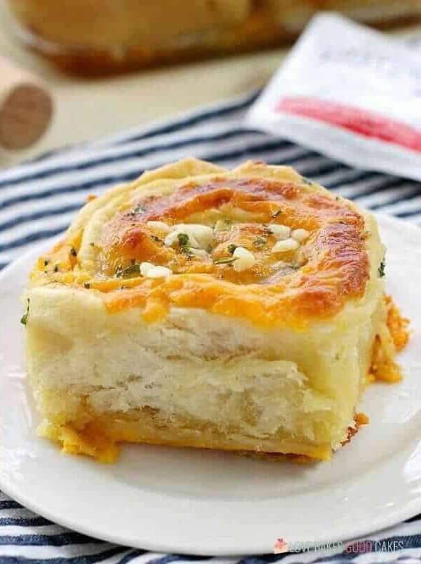 Cheesy Garlic Bread "Cinnamon" Rolls