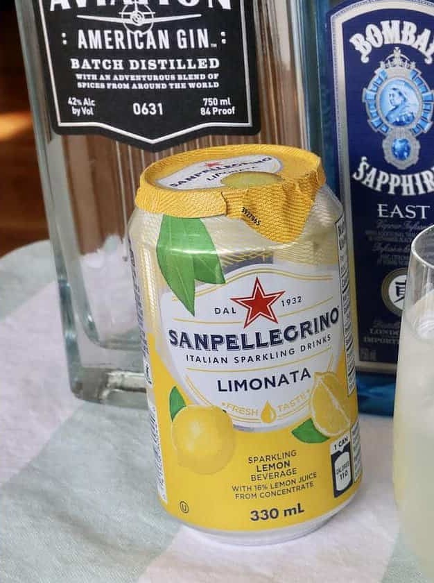 Sparkling Gin and Lemonade Cocktail