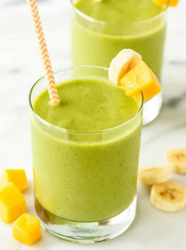 Mango Smoothie with Spinach and Banana