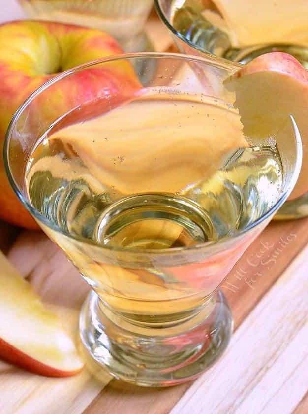 Skinny Cinnamon Apple Champagne Martini