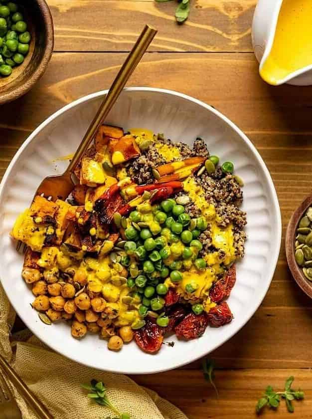 Savory Chickpea Quinoa Buddha Bowl