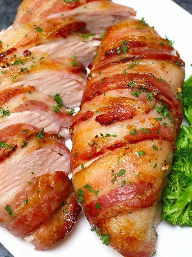 Slow Cooker Bacon Garlic Chicken Breast