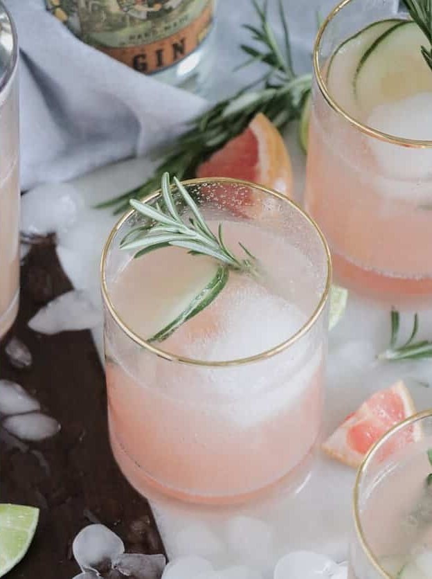 Grapefruit Gin Fizz