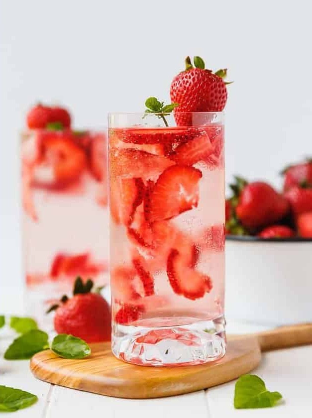 Sugar-Free Strawberry Smash Cocktail