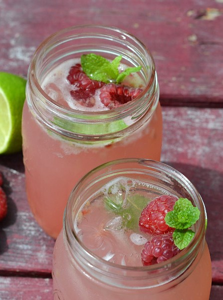 Raspberry Mojito Cocktail