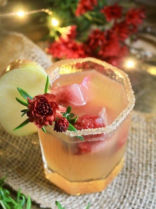 Sparkling Apple Fizz Christmas Cocktail