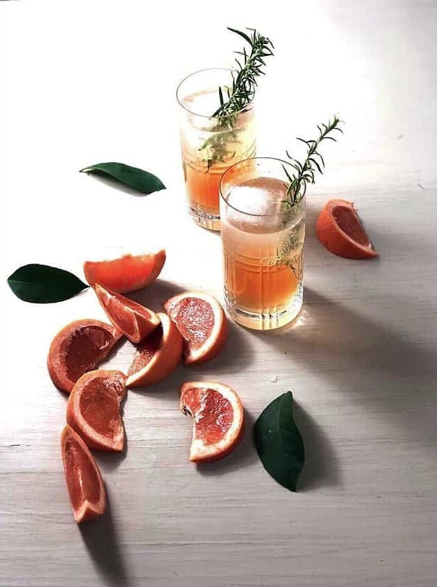 Gin and Tonic With Grapefruit