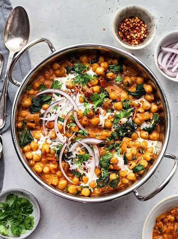 Creamy Chickpea and Spinach Curry