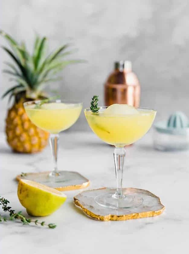 Pineapple Gin & Ginger Beer Cocktail